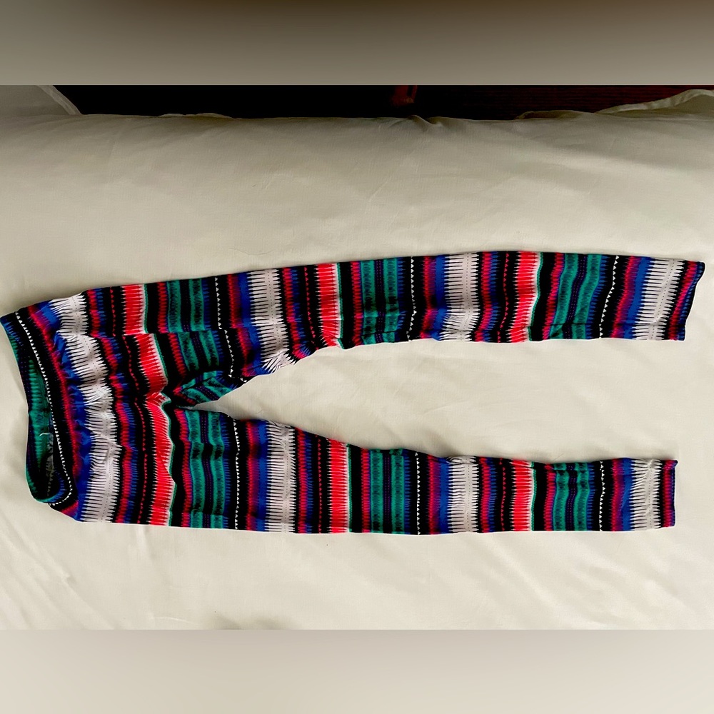 Billabong rash guard /leggings medium